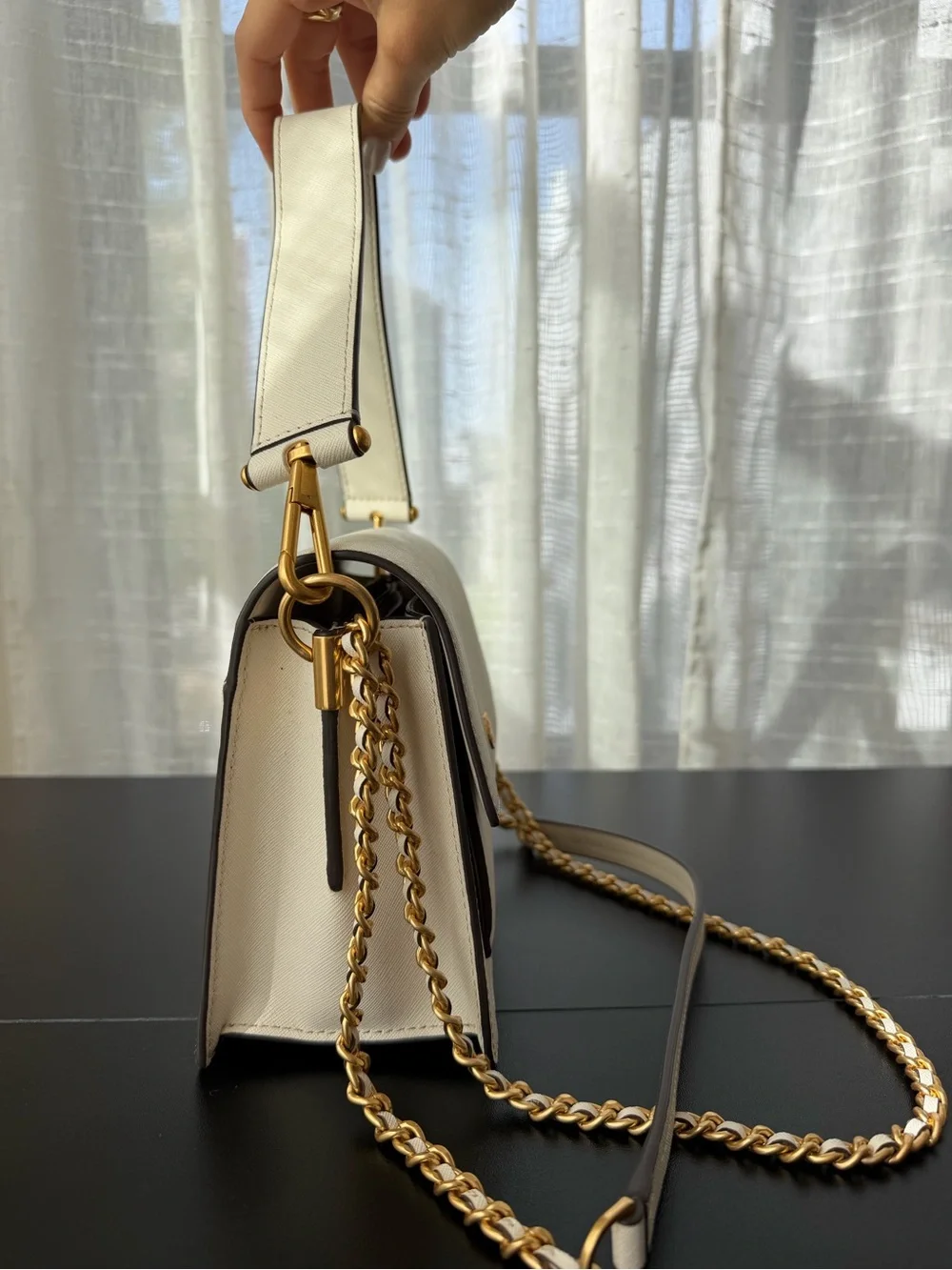 Tory Burch Cream Leather Crossbody with Gold Chain Strap - Picture 7 of 9